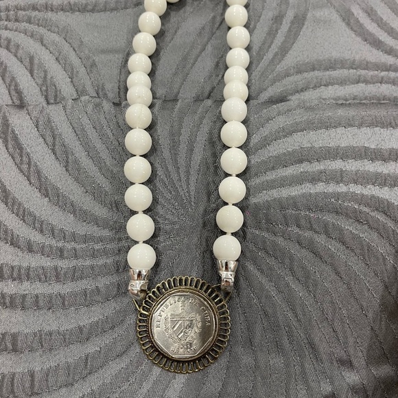 Necklace with a Cuban Coin in Silver - Picture 1 of 3